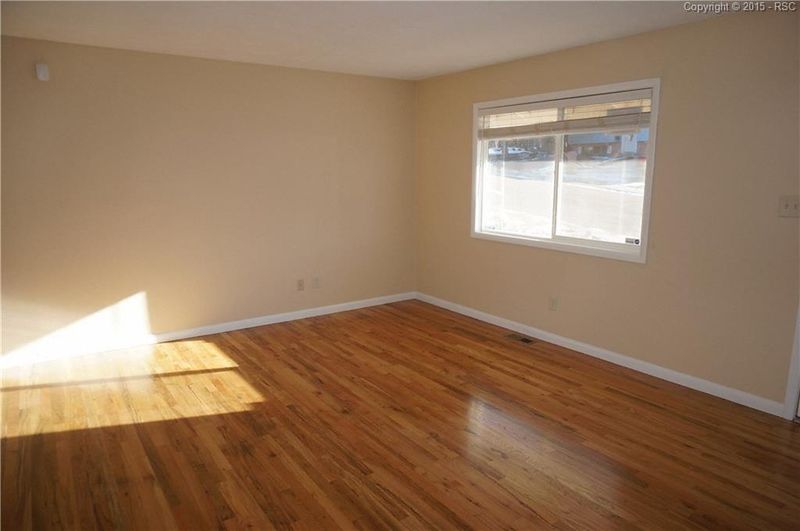 1142 Server Dr, Colorado Springs, CO 80910