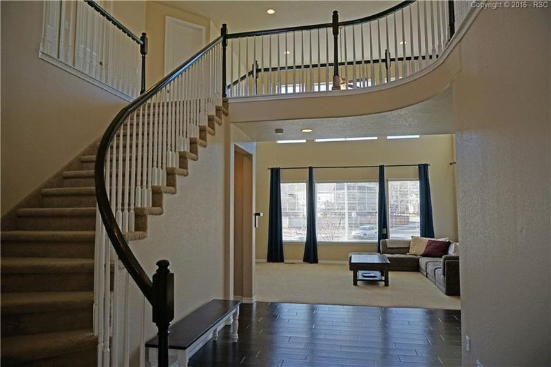 1146 Crown Haven Cir, Colorado Springs, CO 80919