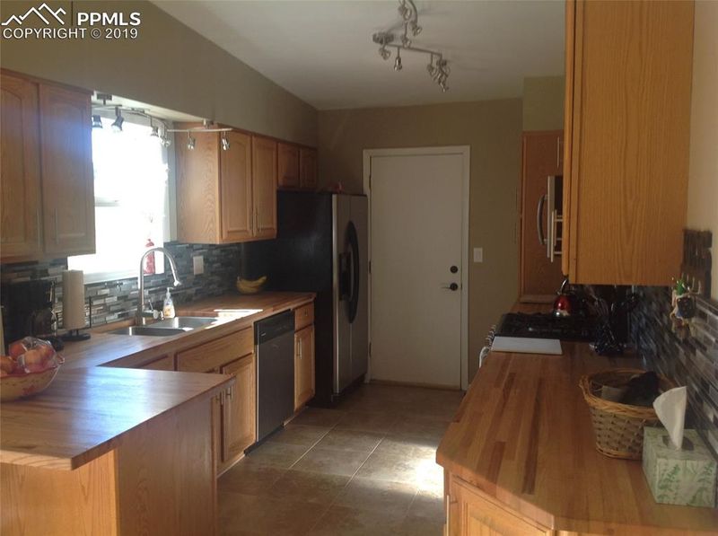 1151 Park View Rd, Woodland Park, CO 80863