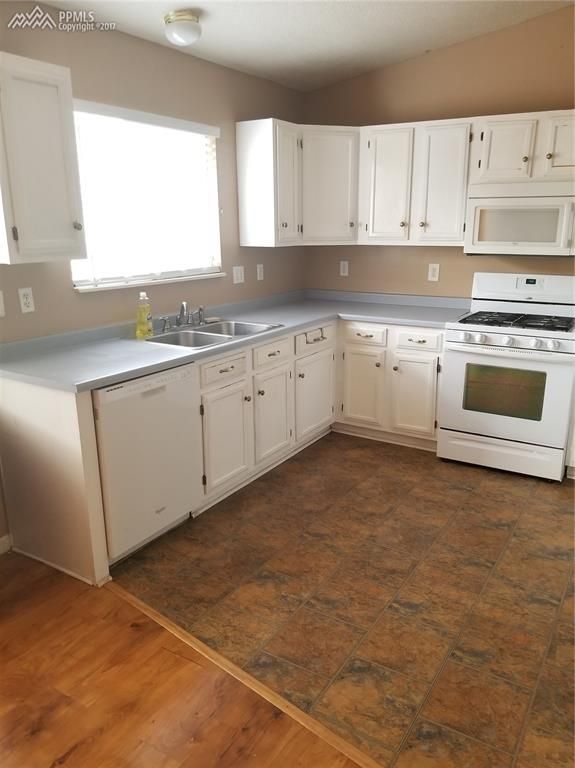 1155 Modell Dr, Colorado Springs, CO 80911