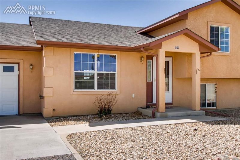 1167 Red Granite Ln, Pueblo, CO 81007