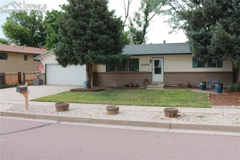 1168 Hole Cir, Colorado Springs, CO 80915