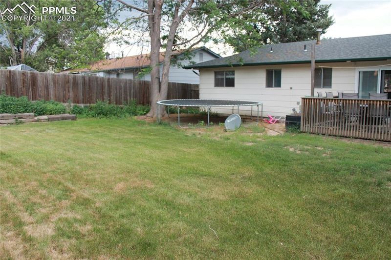 1168 Hole Cir, Colorado Springs, CO 80915