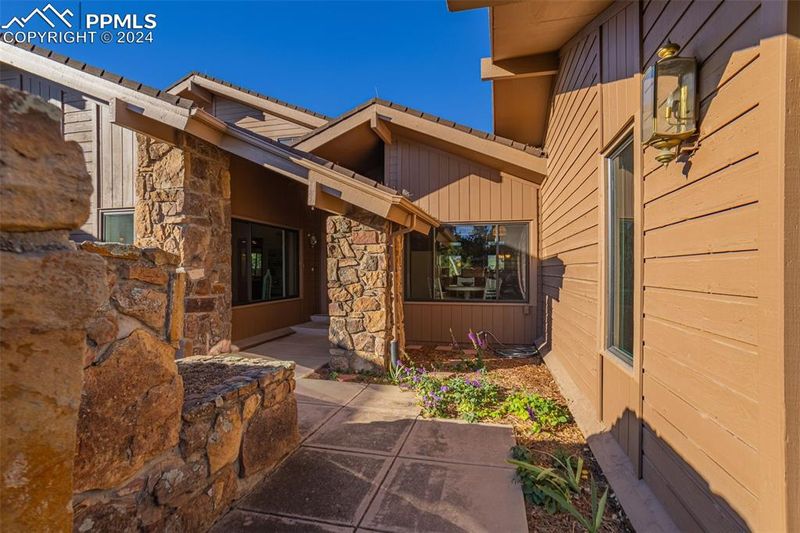 1172 Hill Cir, Colorado Springs, CO 80904