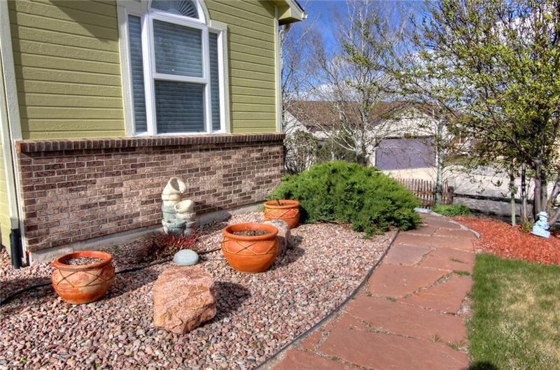11737 Allendale Dr, Peyton, CO 80831