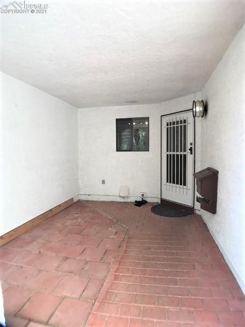 118 Creekside Ln, Colorado Springs, CO 80906
