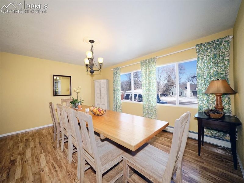 118 Wolfe Ave, Colorado Springs, CO 80905