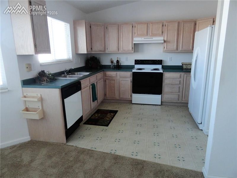 1180 Pond Side Dr, Colorado Springs, CO 80911