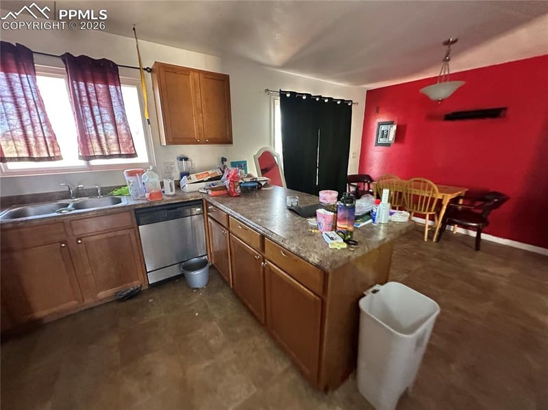 1185 Jet Wing Cir, Colorado Springs, CO 80915