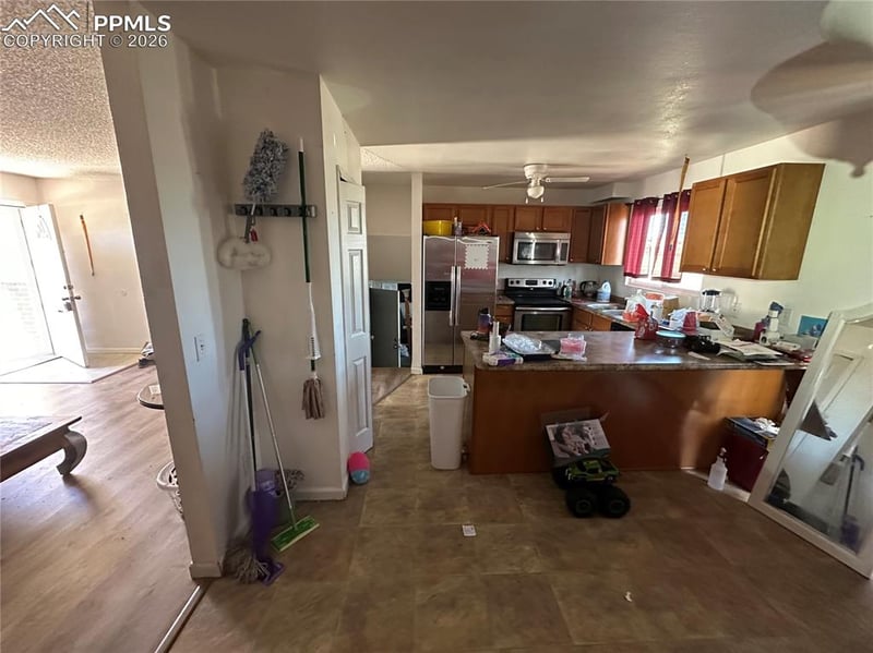 1185 Jet Wing Cir, Colorado Springs, CO 80915