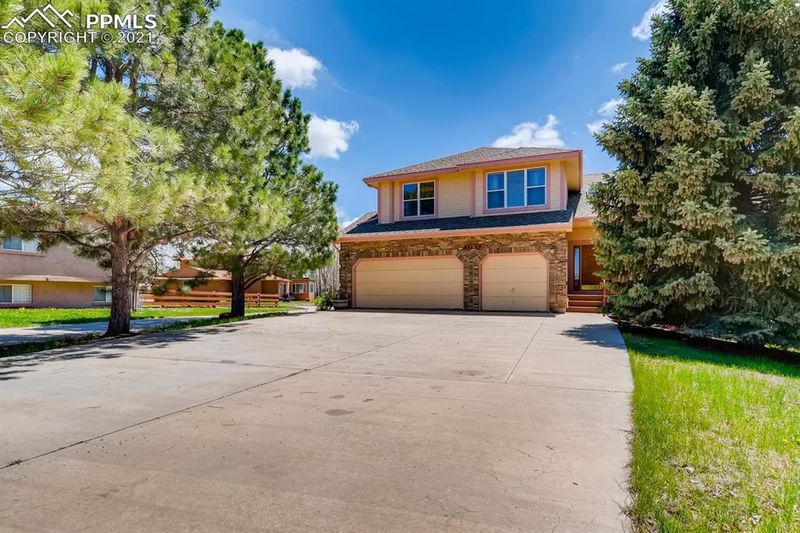 1185 Turner Rd, Colorado Springs, CO 80920