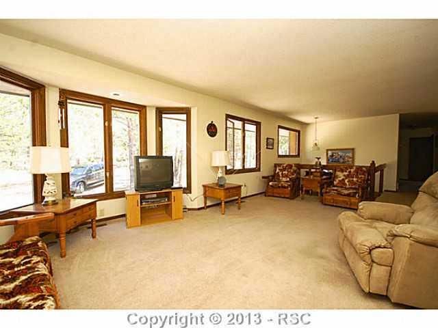 11920 Greentree Rd, Colorado Springs, CO 80908