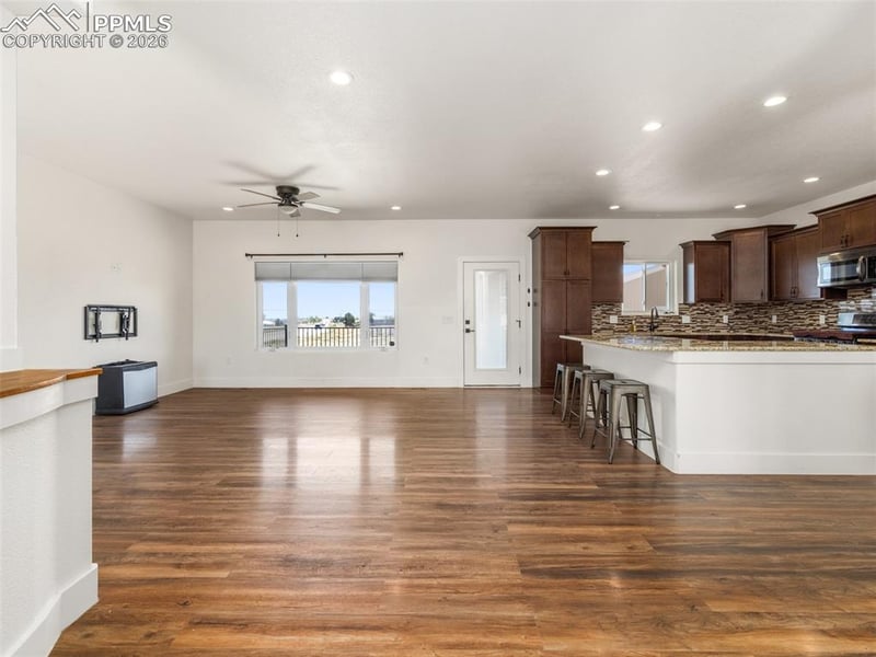 1194 E Gunpowder Ln, Pueblo, CO 81007