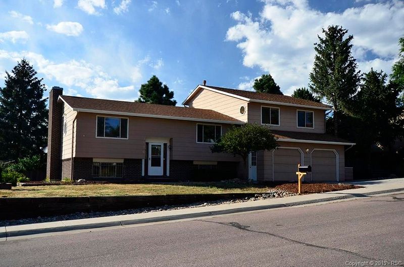 1196 Hathaway Dr, Colorado Springs, CO 80915