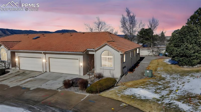12 Luxury Ln, Colorado Springs, CO 80921