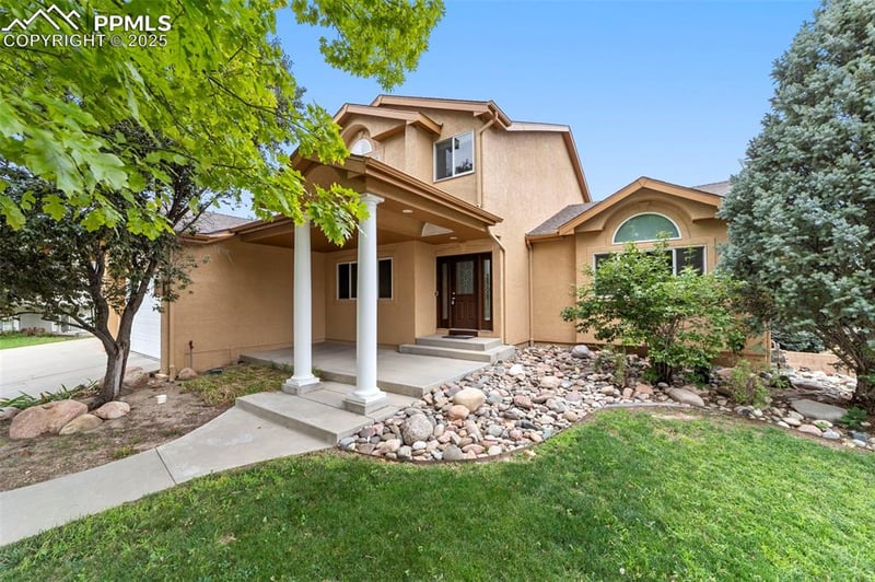 12 Redondo Ln, Pueblo, CO 81005