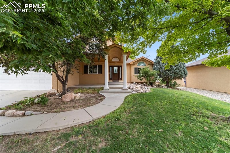 12 Redondo Ln, Pueblo, CO 81005