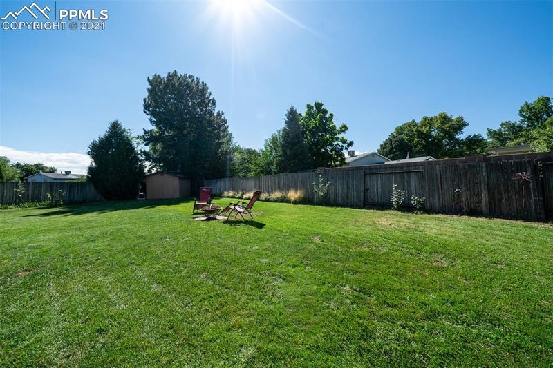 12 Sovereign Cir, Pueblo, CO 81005
