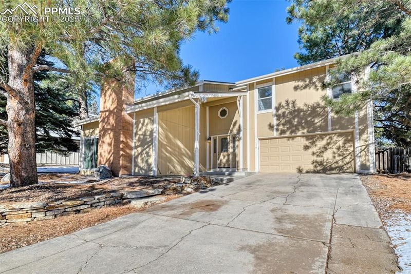 120 Del Oro Cir, Colorado Springs, CO 80919