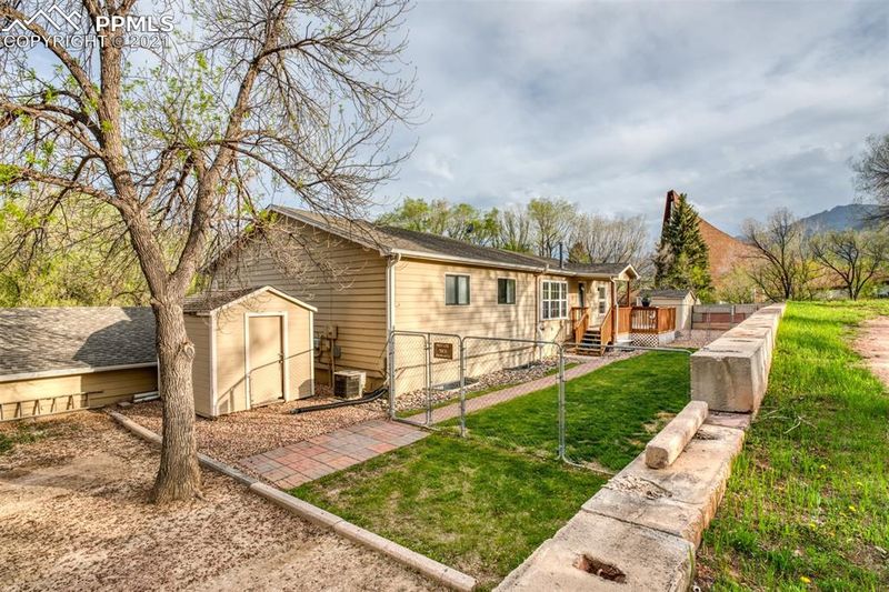 120 Echo Ln, Colorado Springs, CO 80904