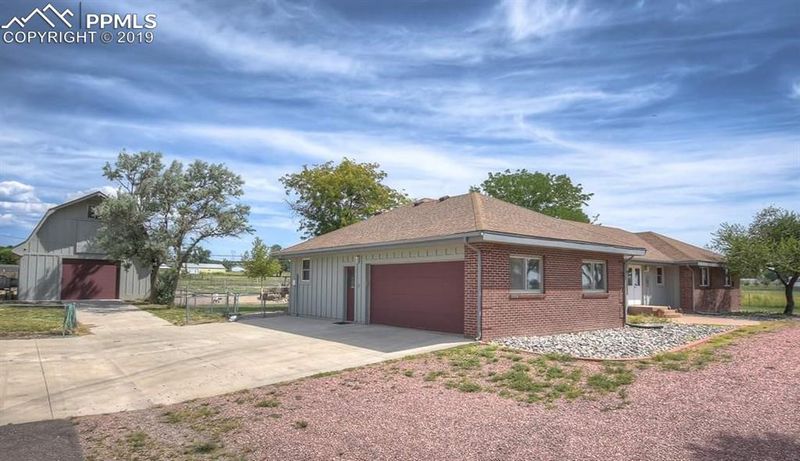 1201 Apple Ln, Penrose, CO 81240