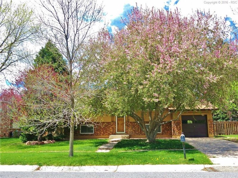 1202 N 31st St, Colorado Springs, CO 80904