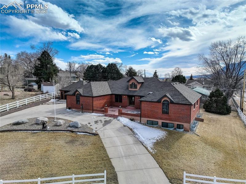 1203 N 19th St, Colorado Springs, CO 80904