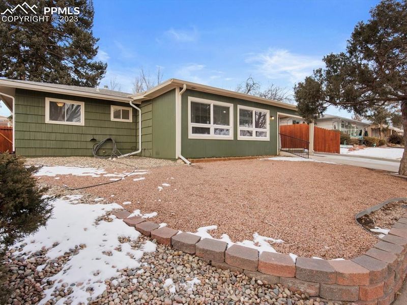 1204 Cumberland St, Colorado Springs, CO 80907