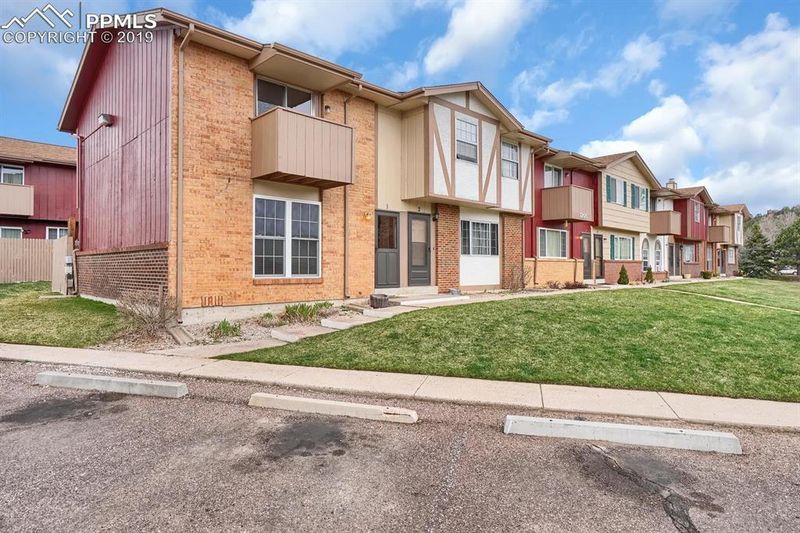 1205 Willow Bend Cir #1, Colorado Springs, CO 80918