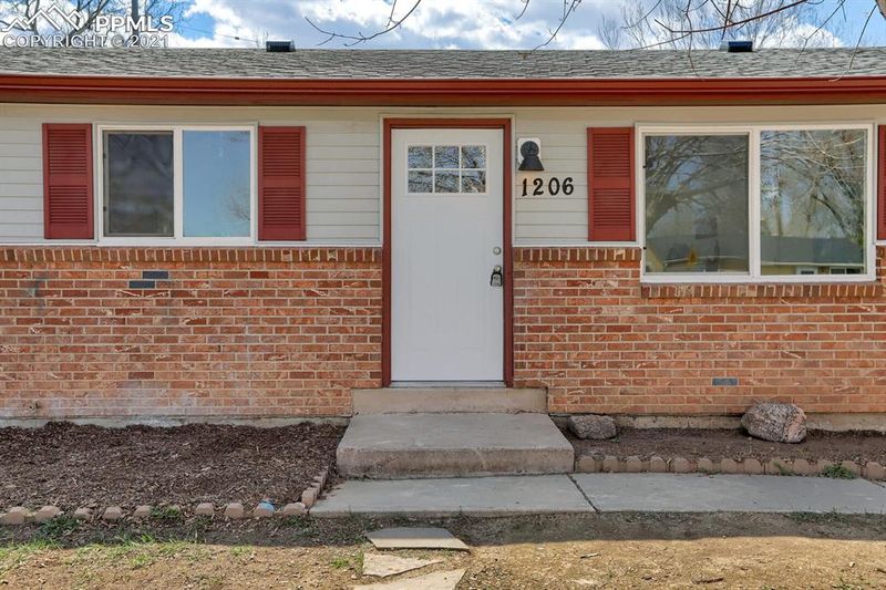 1206 Burnham St, Colorado Springs, CO 80906
