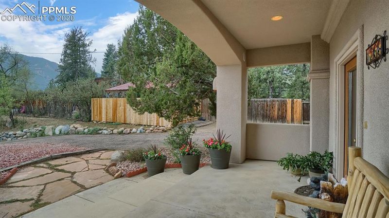 1206 Cheyenne Blvd, Colorado Springs, CO 80905
