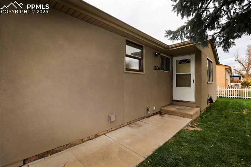 1206 Hartford St, Colorado Springs, CO 80906