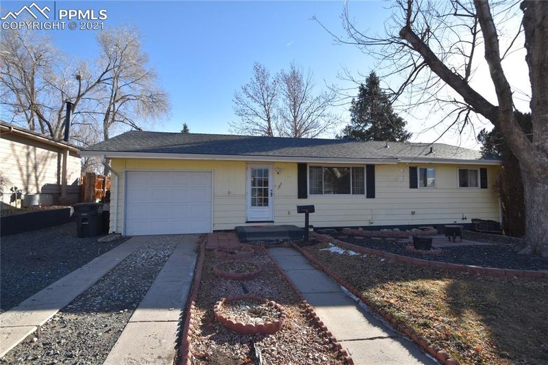 1207 Holmes Dr, Colorado Springs, CO 80909