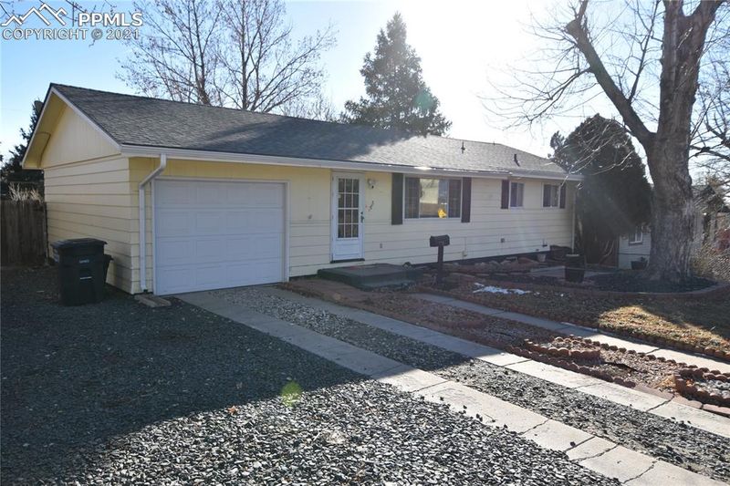 1207 Holmes Dr, Colorado Springs, CO 80909