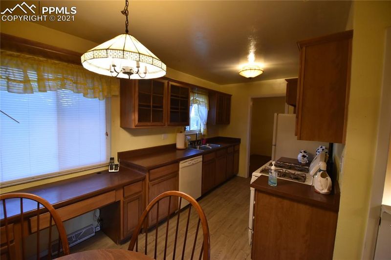 1207 Holmes Dr, Colorado Springs, CO 80909