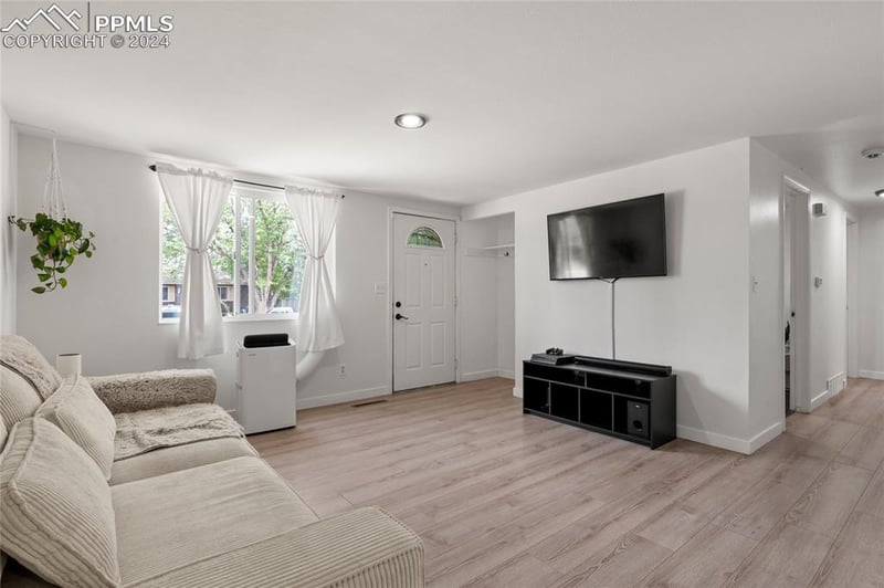 1208 Hartford St, Colorado Springs, CO 80906