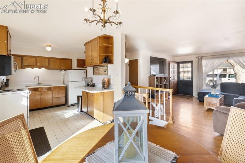 1209 Cumberland St, Colorado Springs, CO 80907