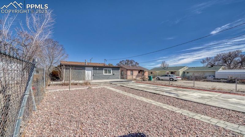 1209 Deane Ln, Pueblo, CO 81001