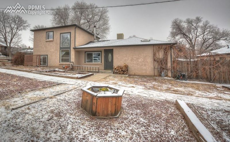 121 N 18th St, Colorado Springs, CO 80904