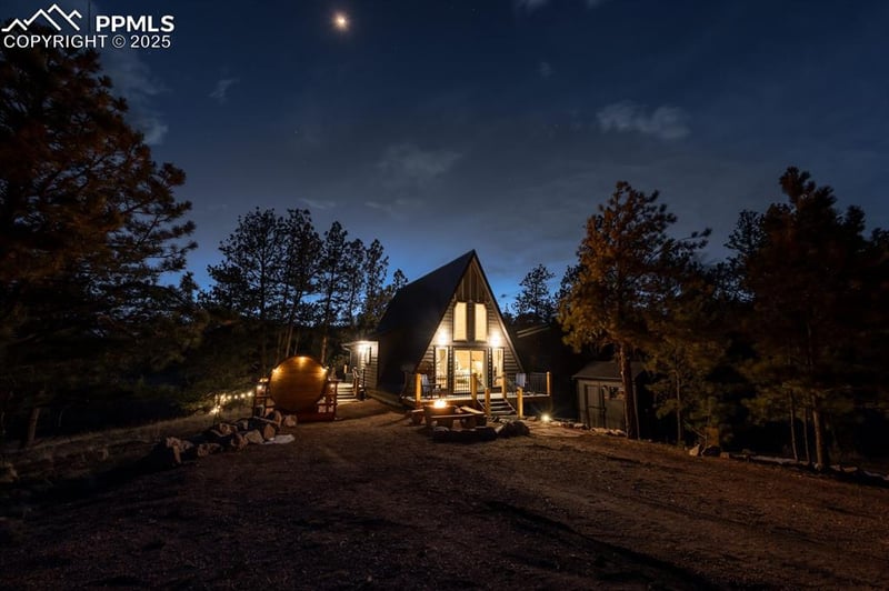 121 Cheyenne Way, Florissant, CO 80816