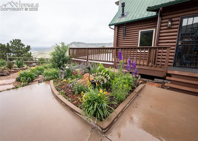 1210 Eagle Rock Rd, Colorado Springs, CO 80918