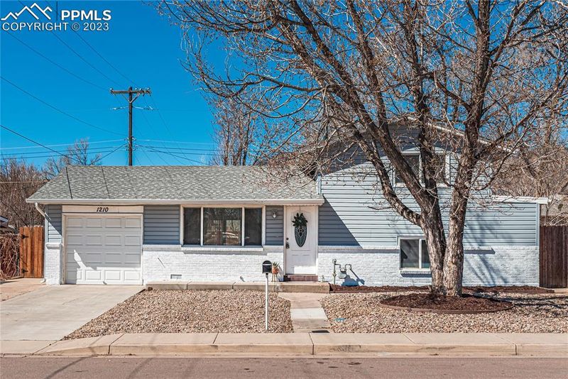 1210 Maxwell St, Colorado Springs, CO 80906
