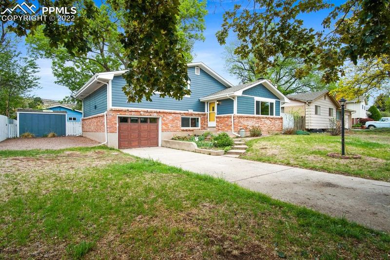 1210 Whitehouse Dr, Colorado Springs, CO 80904