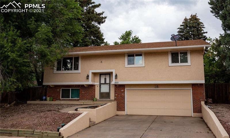 1211 Osgood Rd, Colorado Springs, CO 80915