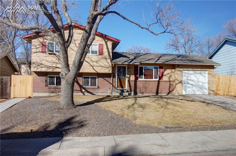 1212 Commanchero Dr, Colorado Springs, CO 80915