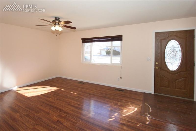 1212 Commanchero Dr, Colorado Springs, CO 80915