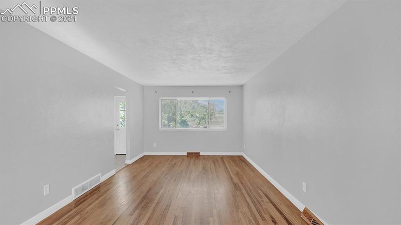 1214 Holmes Dr, Colorado Springs, CO 80909