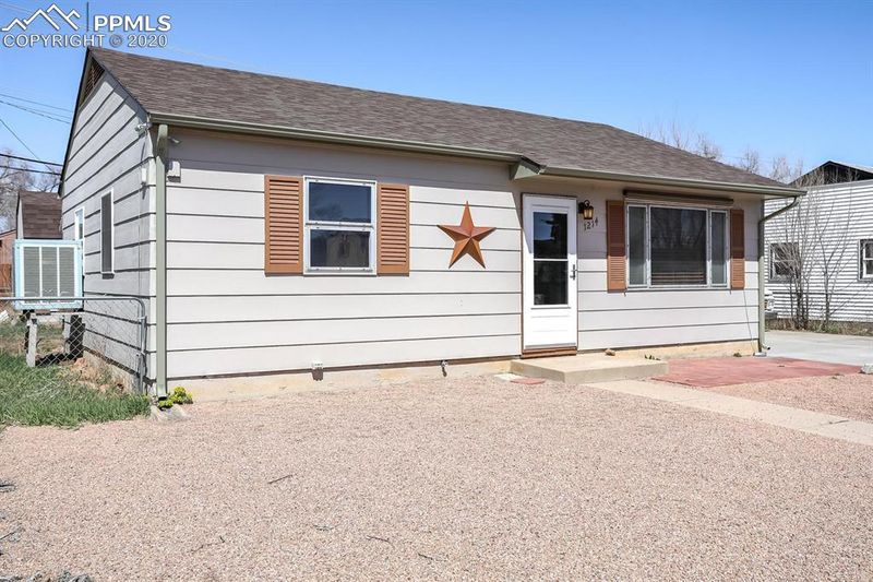 1214 Richards Ave, Colorado Springs, CO 80905