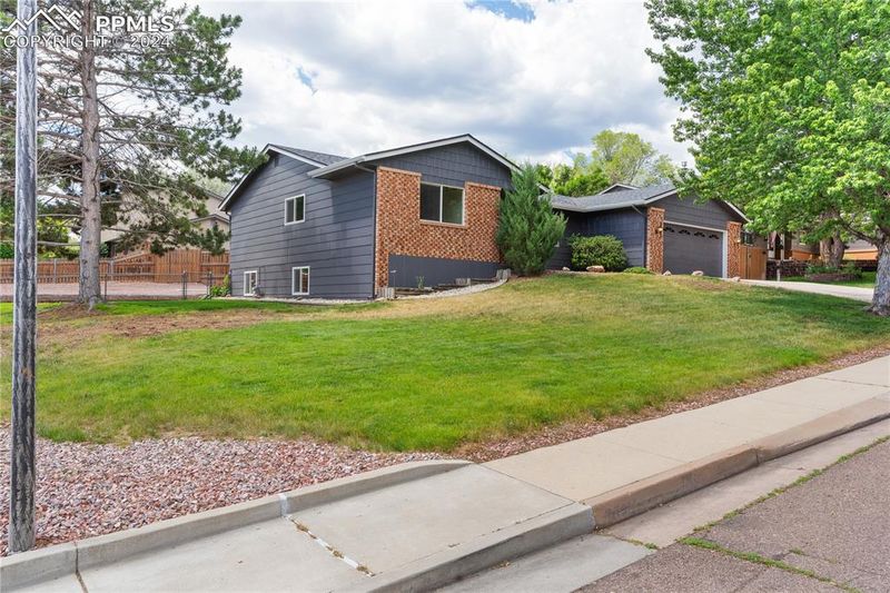 1215 Amstel Dr, Colorado Springs, CO 80907