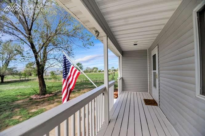 1215 Apple Ln, Penrose, CO 81240